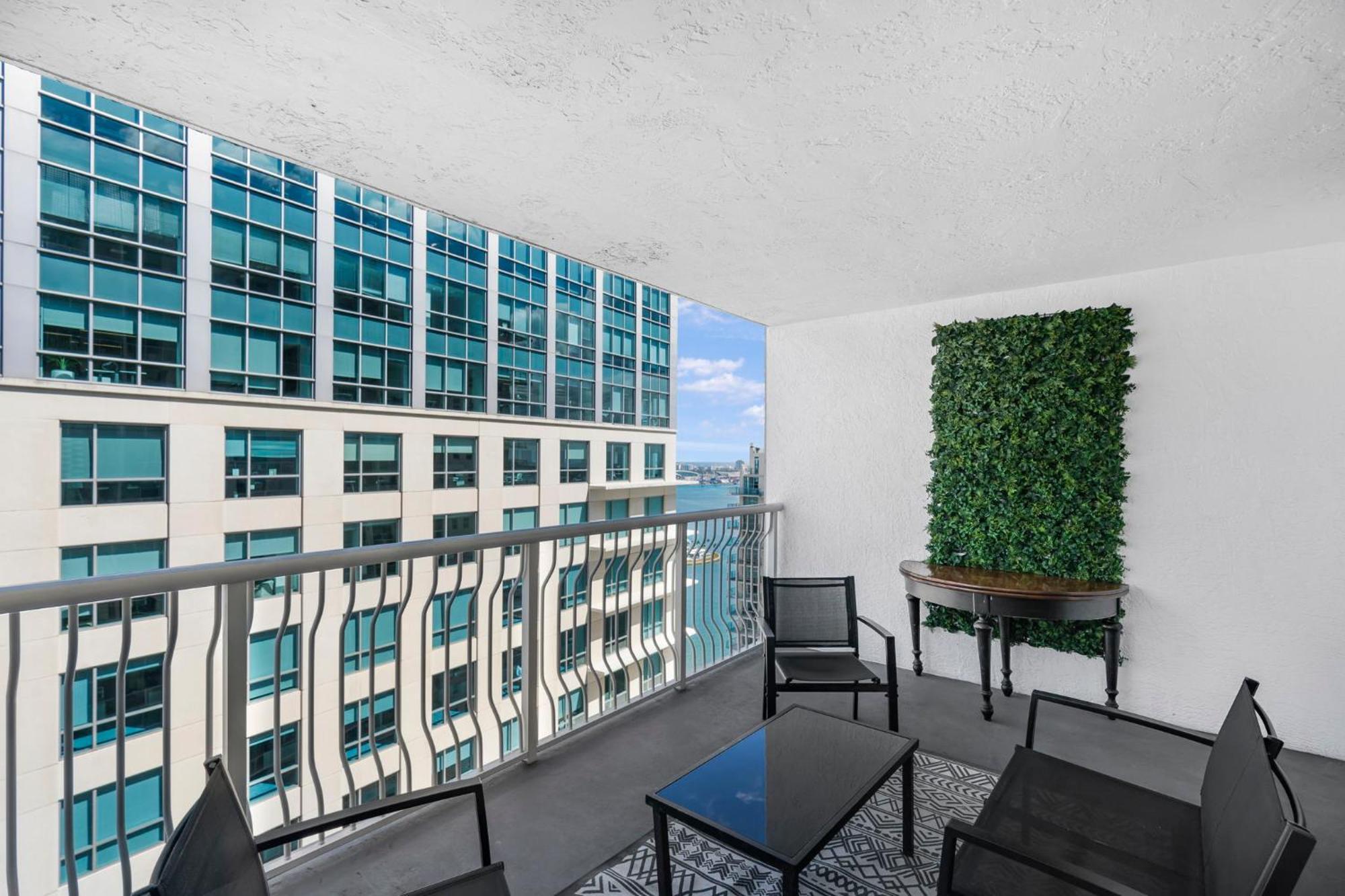 Stylish And Minimalist W Highlights Amenities! Apartment Miami