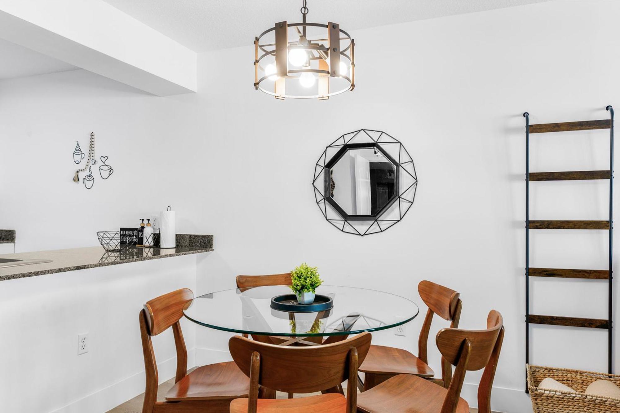 Apartment Stylish And Minimalist W Highlights Amenities!